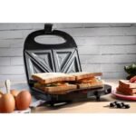 Geepas 2-Slice Sandwich Maker 700W | GSM6002 - Image 2